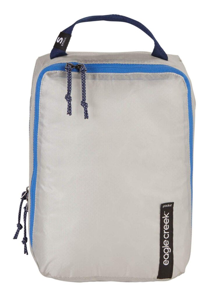 Laundry bag for traveling